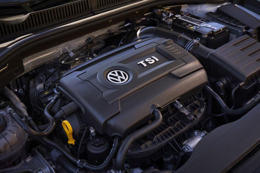 Моторный отсек Volkswagen Jetta GLI Autobahn 2019 года  (NA) (фото 13 из 20)
